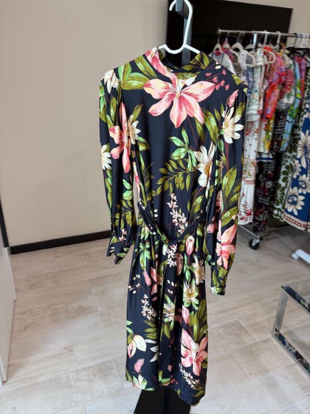 Black Surreal Flowers High Neck
Midi Dress by Farm Rio - Picture 5 of 10